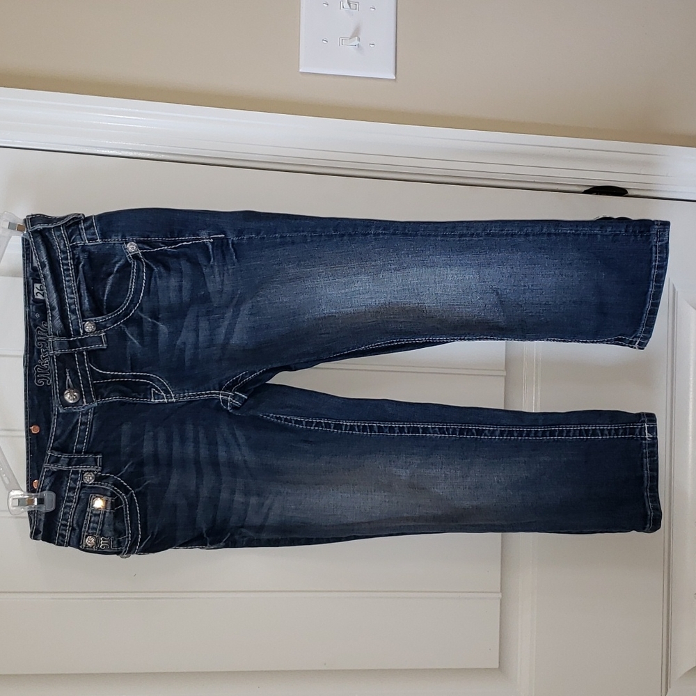 Miss Me Mid-Rise Cuffed Capri Size 26